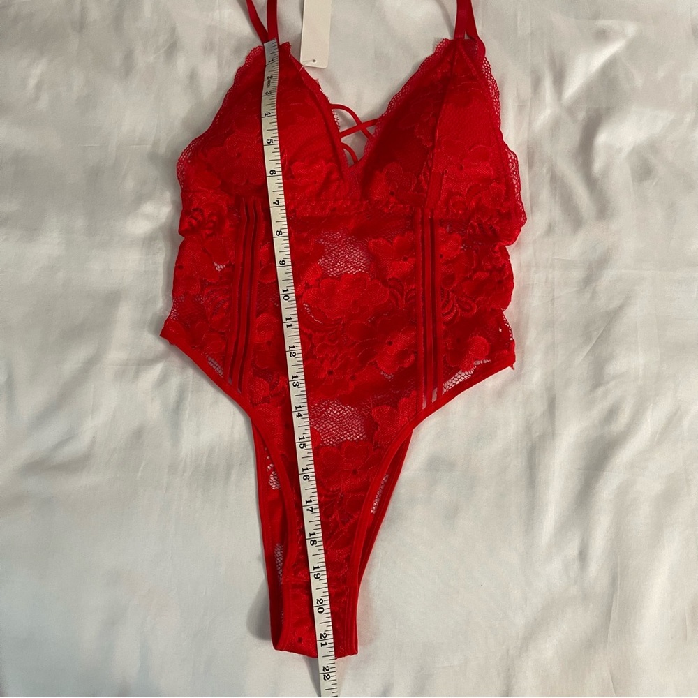 Red lace crisscross removable pads teddy bodysuit - Picture 10 of 11